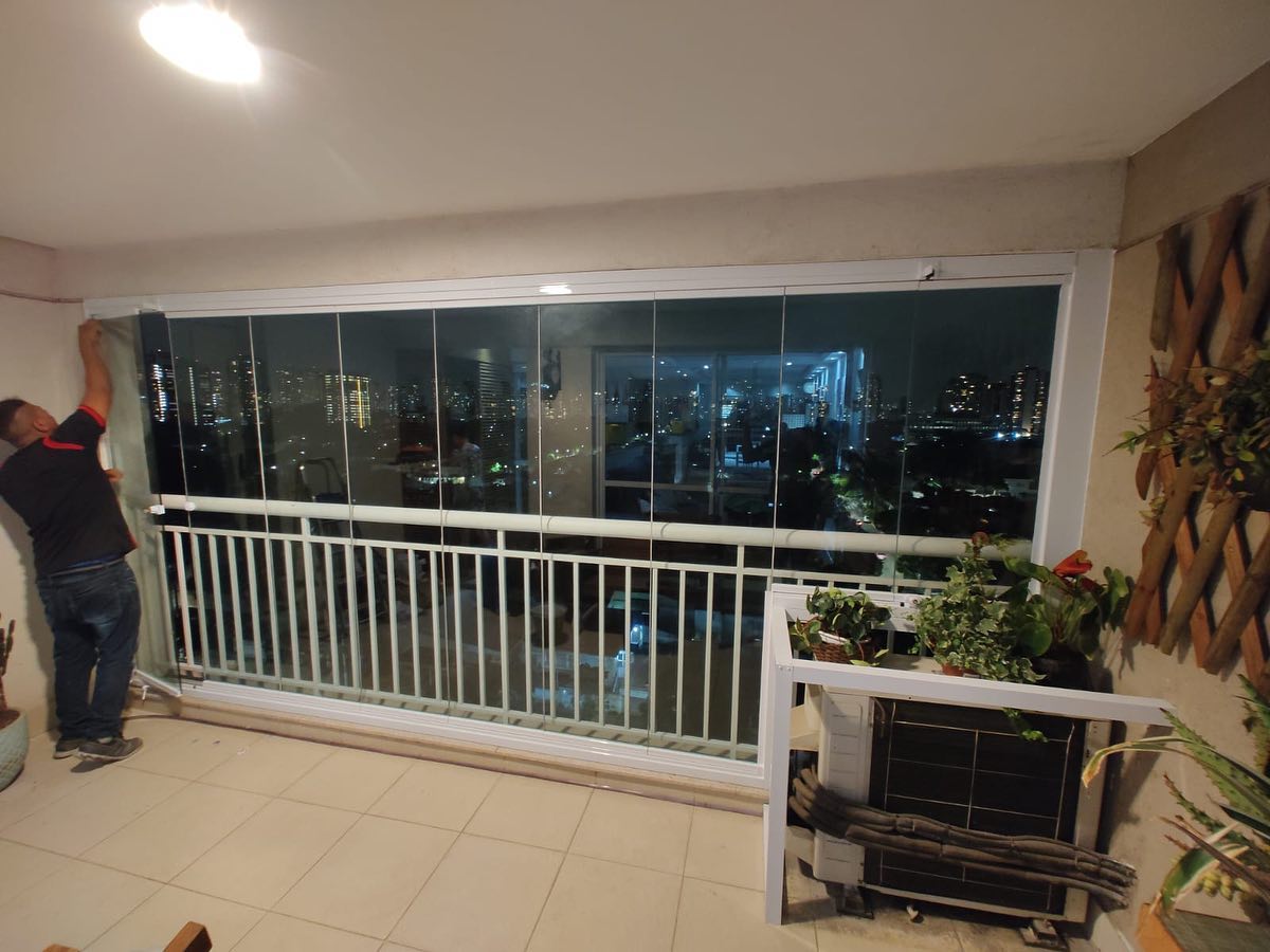 Reparos e Manutenções em Envidraçamento de Sacadas em Perto de mim, São Paulo