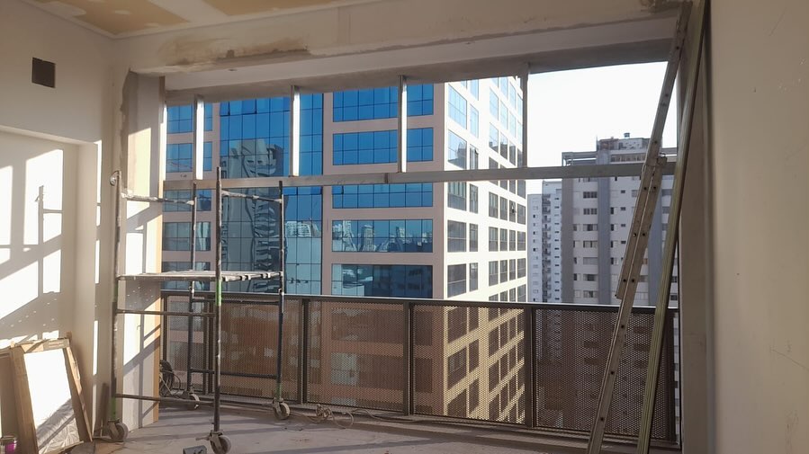 Reparos e Manutenções em Envidraçamento de Sacadas para Casa em Vila Clarice, São Paulo